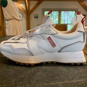 New Balance Aries x 327  White Marathon Running Shoes size Men 6.5; Women 8.5